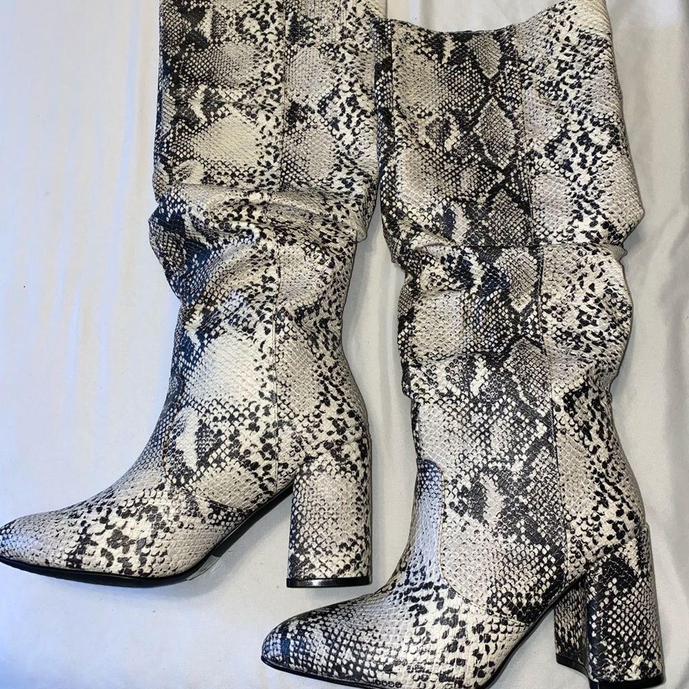Boots - Picture 3 of 6